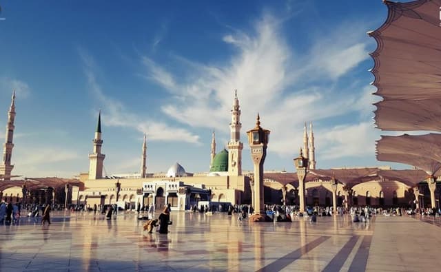 Meri Ulfat Madine Se Yunhi Nahi MP3 Naat